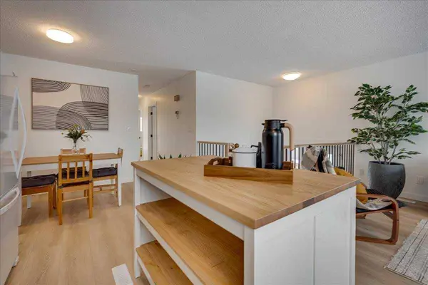 6573 58 AVE, Red Deer, AB T4N6E1