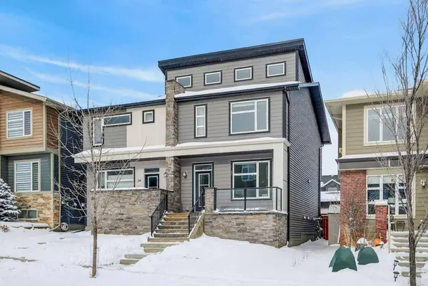 30 Sage Bluff Gate NW, Calgary, AB T3R 0Y9