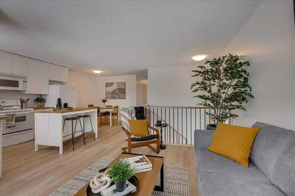 6573 58 AVE, Red Deer, AB T4N6E1