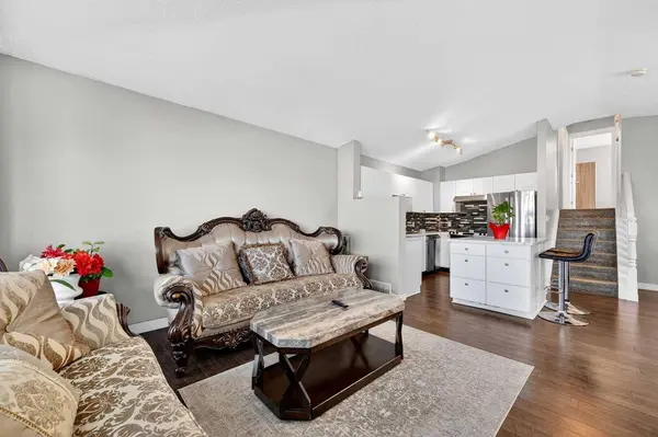 312 Martin Crossing WAY NE, Calgary, AB T3J 3T2