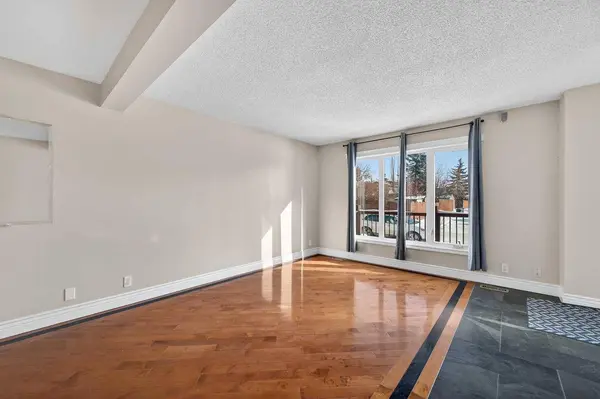 132 Erin Grove Close SE, Calgary, AB T2B 2T4