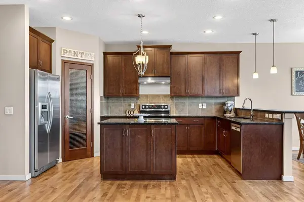 401 Mahogany CT SE, Calgary, AB T3M 0T6