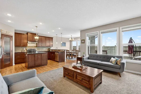 401 Mahogany CT SE, Calgary, AB T3M 0T6