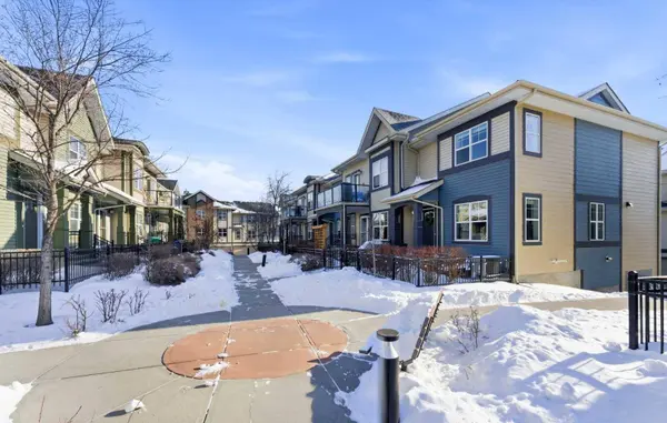 217 Mckenzie Towne SQ SE, Calgary, AB T2Z 1E2