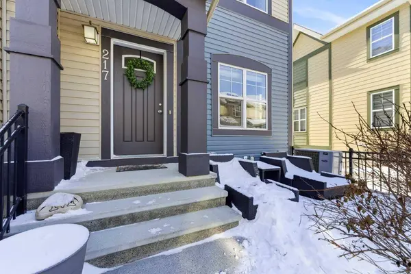 217 Mckenzie Towne SQ SE, Calgary, AB T2Z 1E2