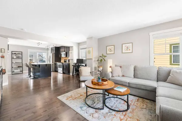 217 Mckenzie Towne SQ SE, Calgary, AB T2Z 1E2