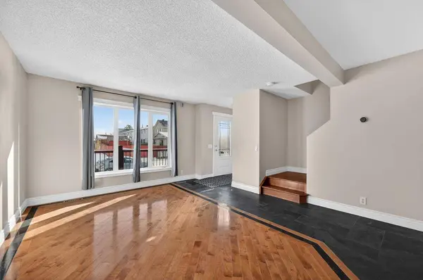 132 Erin Grove Close SE, Calgary, AB T2B 2T4