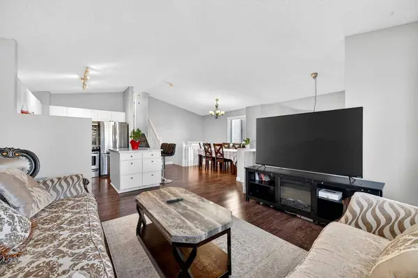 312 Martin Crossing WAY NE, Calgary, AB T3J 3T2