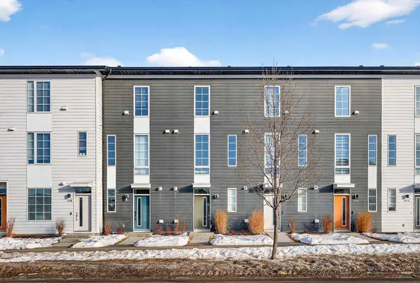 2422 210 AVE SE, Calgary, AB T2X 4C2