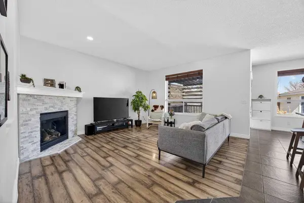 340 Prestwick TER SE, 0046, AB T2Z 0H4