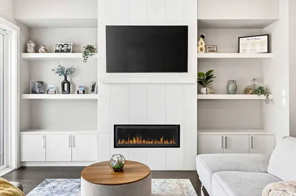 3736 44 ST SW, Calgary, AB T3E 3S2