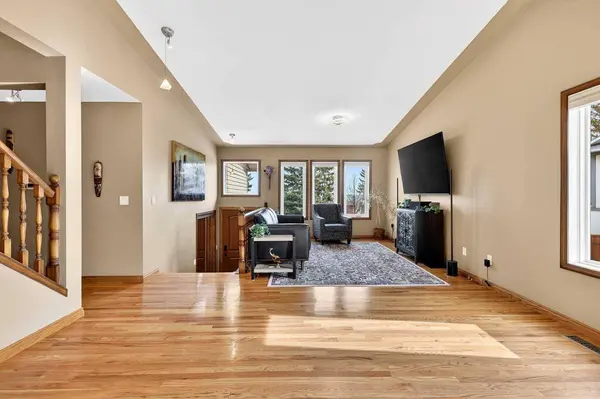 5027 Norris RD NW, Calgary, AB T2K 5R6