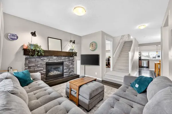 47 Copperpond HTS SE, Calgary, AB T2Z 0W8