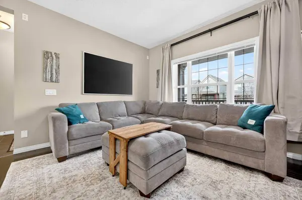 47 Copperpond HTS SE, Calgary, AB T2Z 0W8