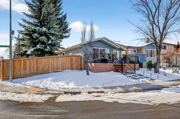 4 Mckinley RD SE, Calgary, AB T2Z 1T6