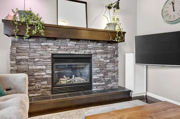 47 Copperpond HTS SE, Calgary, AB T2Z 0W8