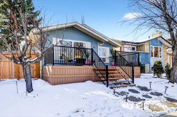 4 Mckinley RD SE, Calgary, AB T2Z 1T6