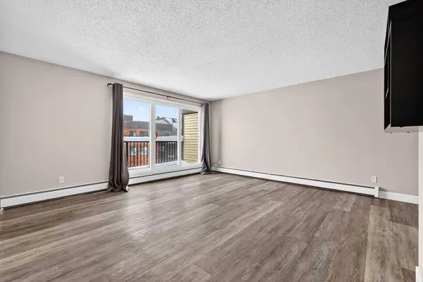 635 56 AVE SW #402, Calgary, AB T2V 0G9