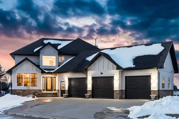 14 Cameron Close, Okotoks, AB T1S 2E8