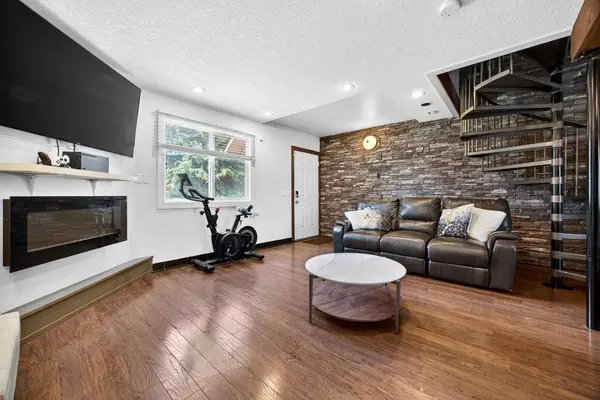 173 Templehill DR NE, Calgary, AB T1Y 5K6