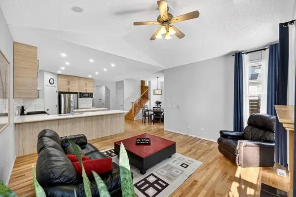 865 Citadel WAY NW, Calgary, AB T3G 4W1