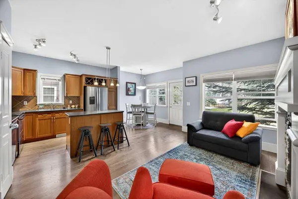 83 Wentworth Common SW, Calgary, AB T3H 5V3