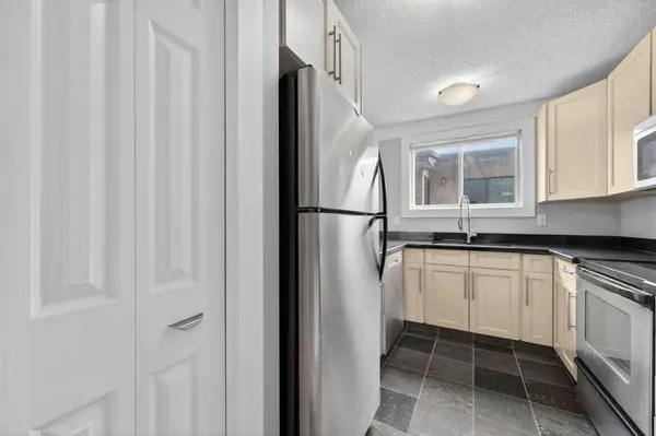 644 Meredith RD NE #203, Calgary, AB T2E 5A8