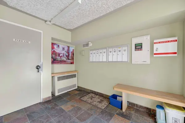 644 Meredith RD NE #203, Calgary, AB T2E 5A8