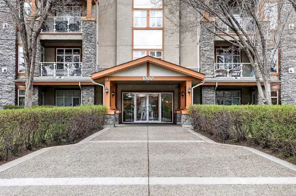 1203 Lake Fraser CT SE #1203, Calgary, AB T2J 7G4