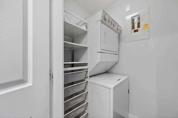644 Meredith RD NE #203, Calgary, AB T2E 5A8