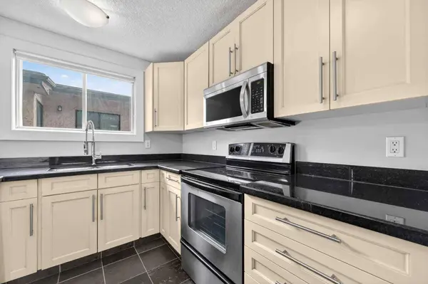 644 Meredith RD NE #203, Calgary, AB T2E 5A8