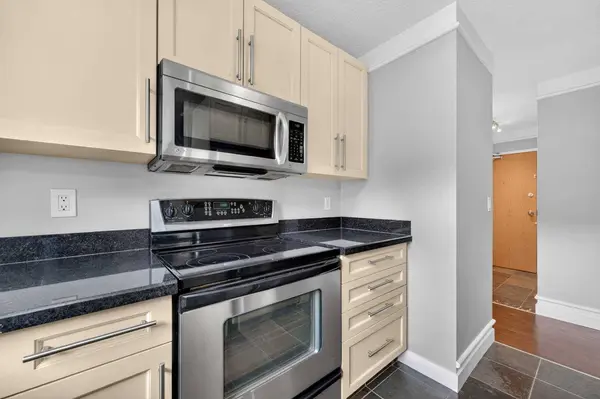 644 Meredith RD NE #203, Calgary, AB T2E 5A8