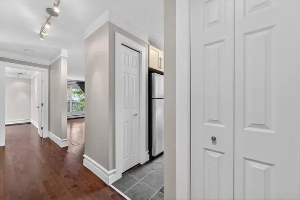 644 Meredith RD NE #203, Calgary, AB T2E 5A8