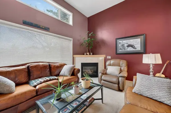 33 Harvest Oak CIR NE, Calgary, AB T3K 4S6