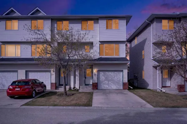 33 Harvest Oak CIR NE, Calgary, AB T3K 4S6
