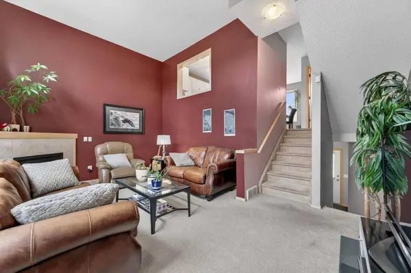 33 Harvest Oak CIR NE, Calgary, AB T3K 4S6