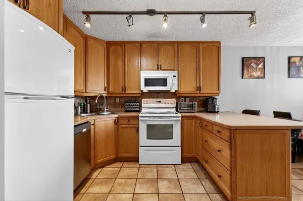 4769 Hubalta RD SE #46, Calgary, AB T2B 2N9
