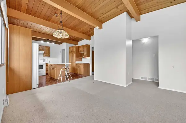920 87 AVE SW, Calgary, AB T2V 0W1