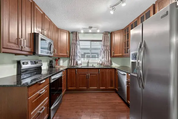 2621 11 AVE SE, Calgary, AB T2A 0E4
