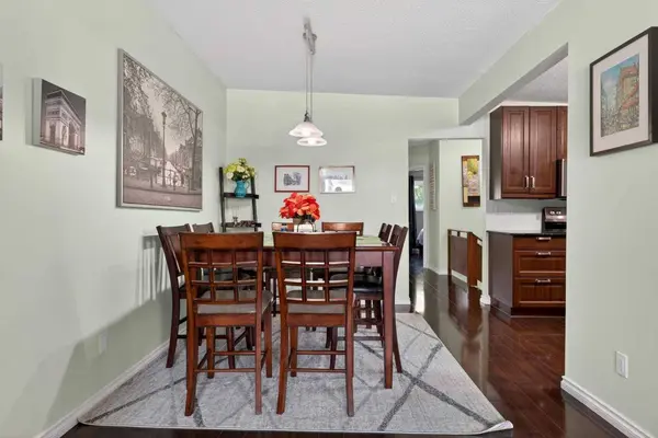2621 11 AVE SE, Calgary, AB T2A 0E4