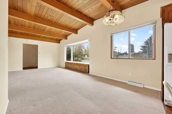 920 87 AVE SW, Calgary, AB T2V 0W1
