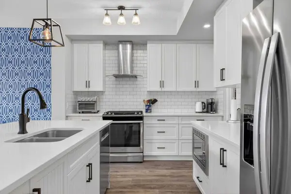 377 Masters AVE SE, Calgary, AB T3M 2N7