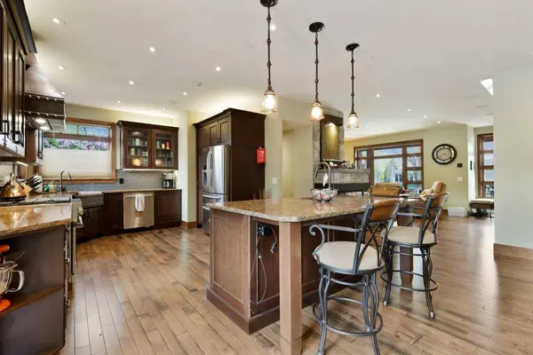 2908 7 AVE NW, Calgary, AB T2N 1B2