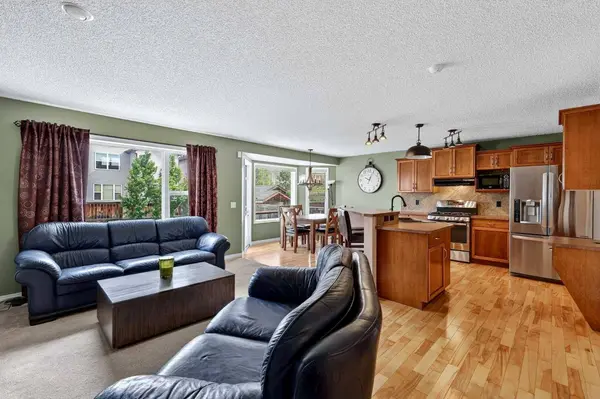 32 Everglen GRV SW, Calgary, AB T2Y 4Z3