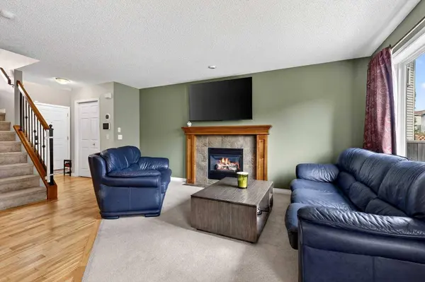 32 Everglen GRV SW, Calgary, AB T2Y 4Z3