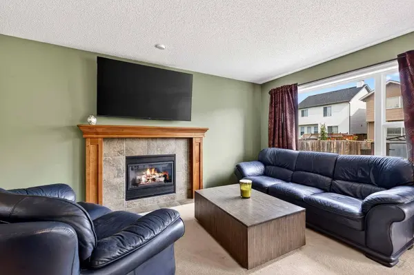32 Everglen GRV SW, Calgary, AB T2Y 4Z3