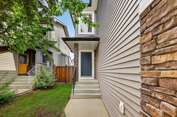 32 Everglen GRV SW, Calgary, AB T2Y 4Z3