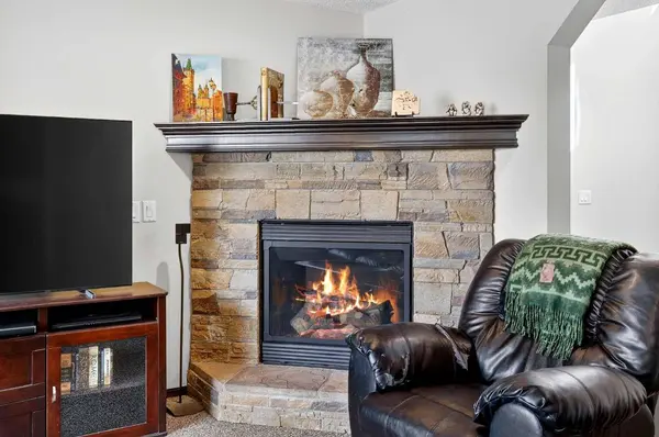 490 New Brighton DR SE, Calgary, AB T2Z 0K1
