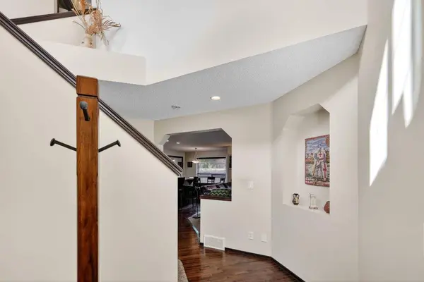 490 New Brighton DR SE, Calgary, AB T2Z 0K1
