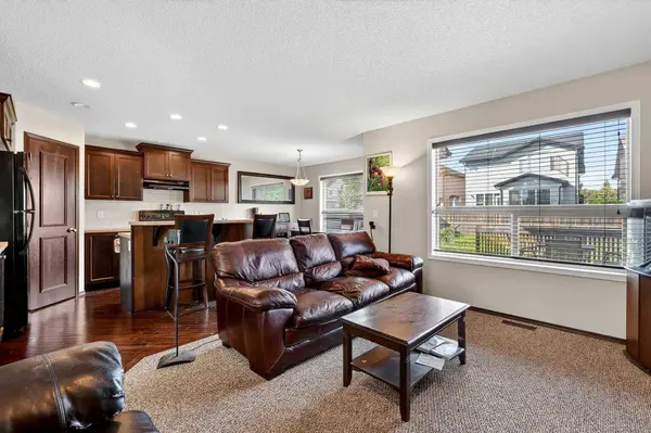 490 New Brighton DR SE, Calgary, AB T2Z 0K1